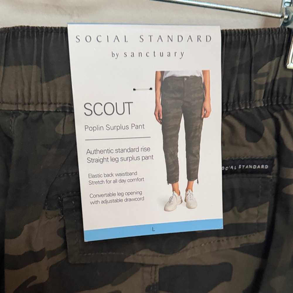 NWT Social Standard by Sanctuary Dark Camouflage Cargo Pants - Picture 4 of 4
